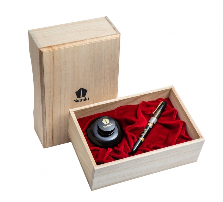 Ручка перьевая PILOT Namiki Nippon Art Maki-e Дракон в облаках перо F